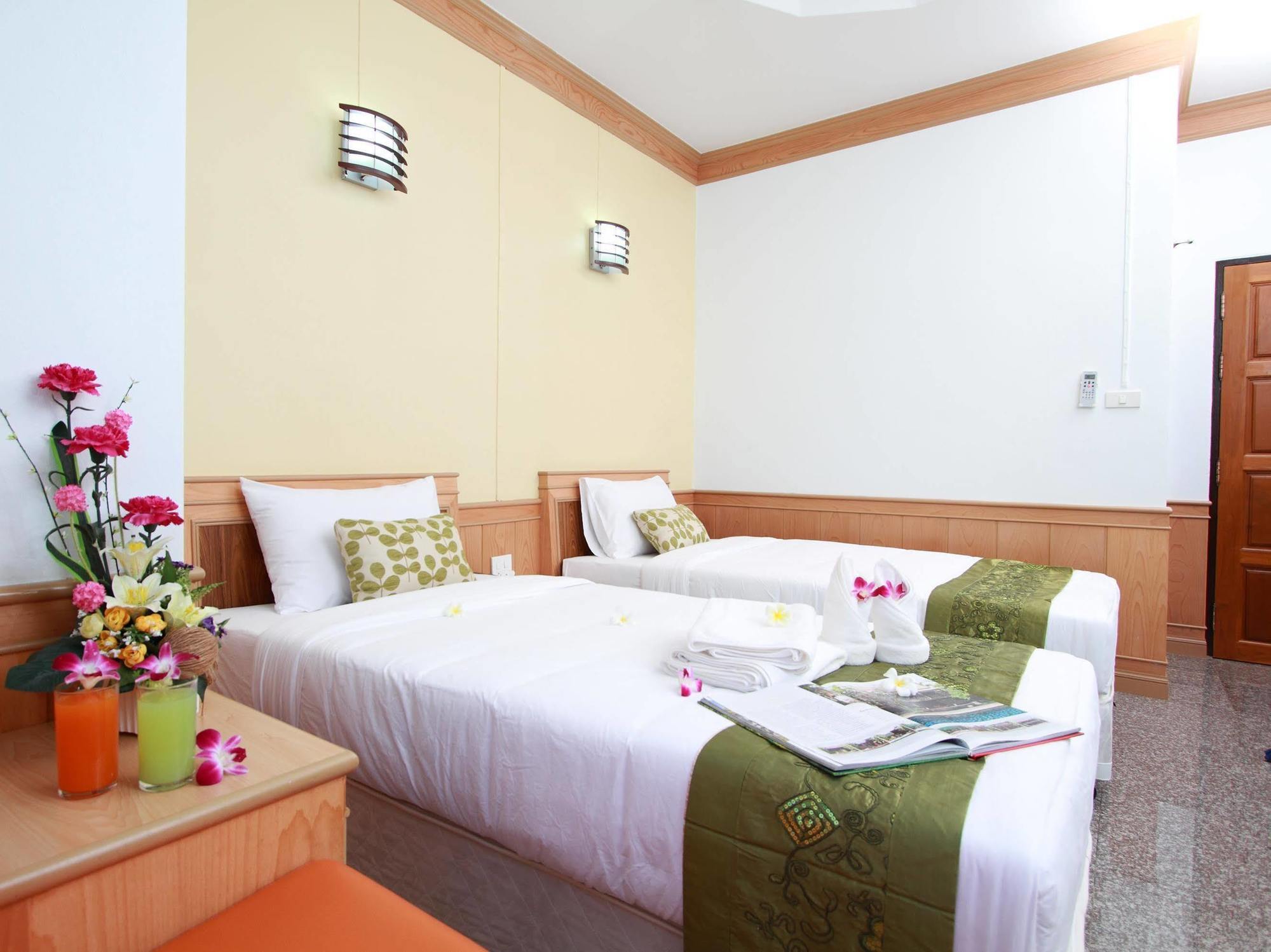 Boom Forest Hotel Hat Yai Bagian luar foto